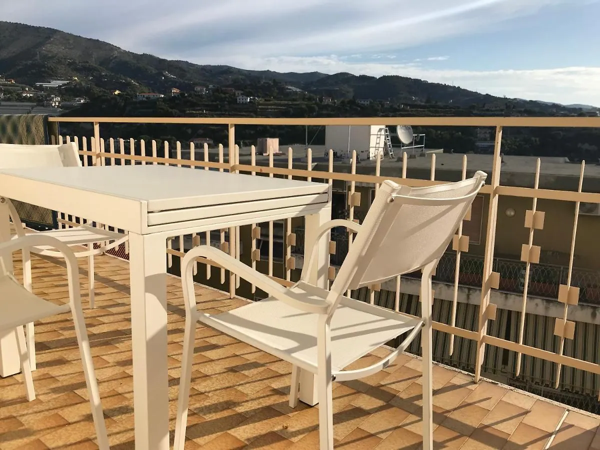 Rosa Celeste Bilocale Con Vista Mare In Sanremo Apartment
