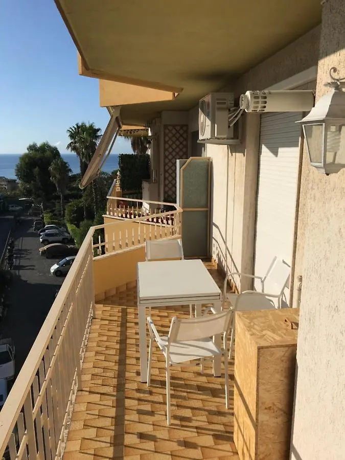 Rosa Celeste Bilocale Con Vista Mare In Sanremo Apartment