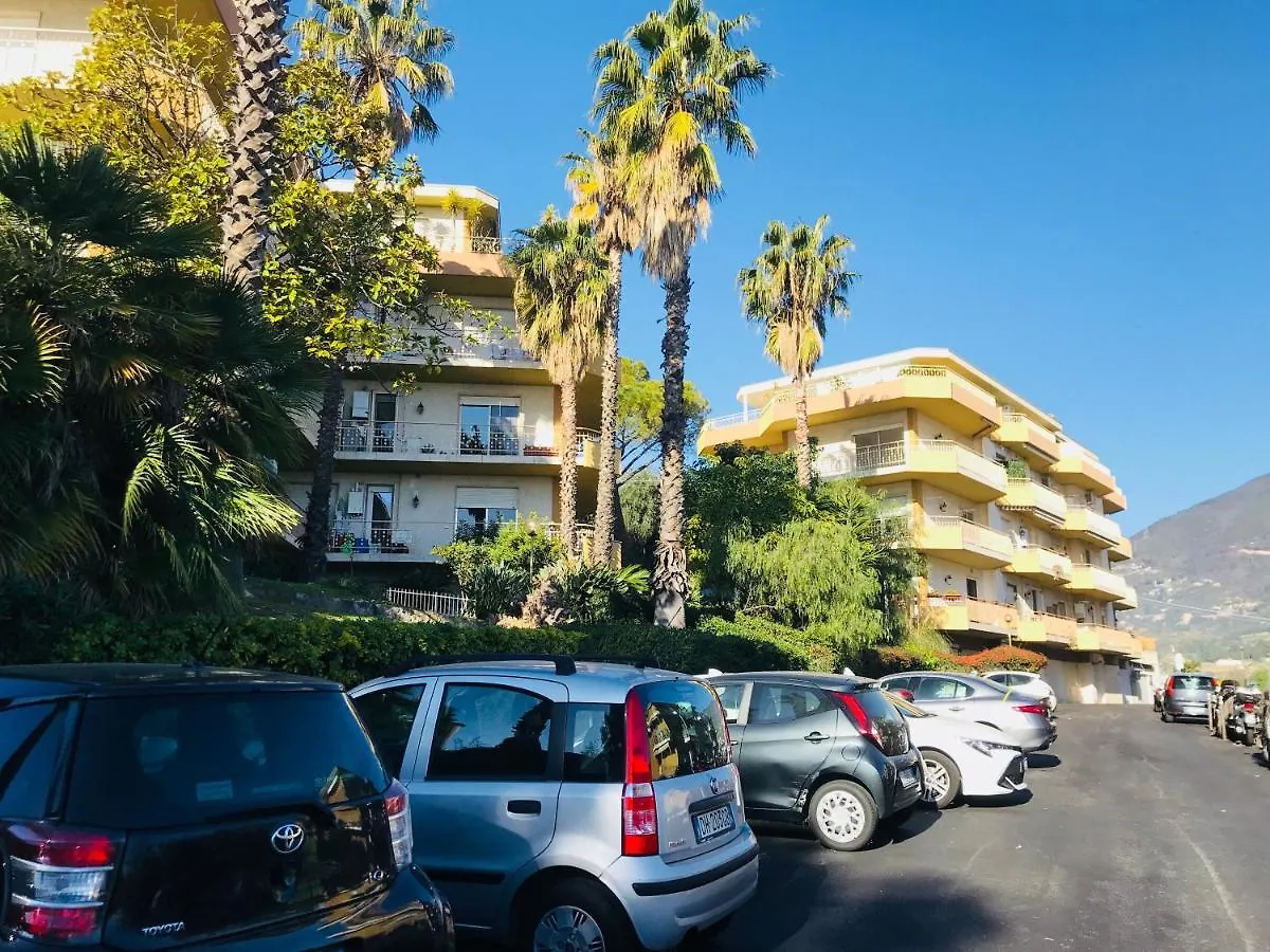 Rosa Celeste Bilocale Con Vista Mare In Sanremo Apartment